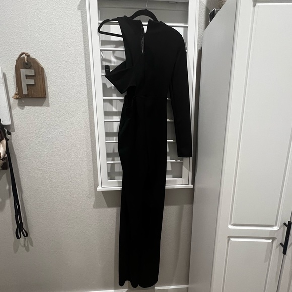 PrettyLittleThing Black Cut-Out Jumpsuit - Picture 4 of 7